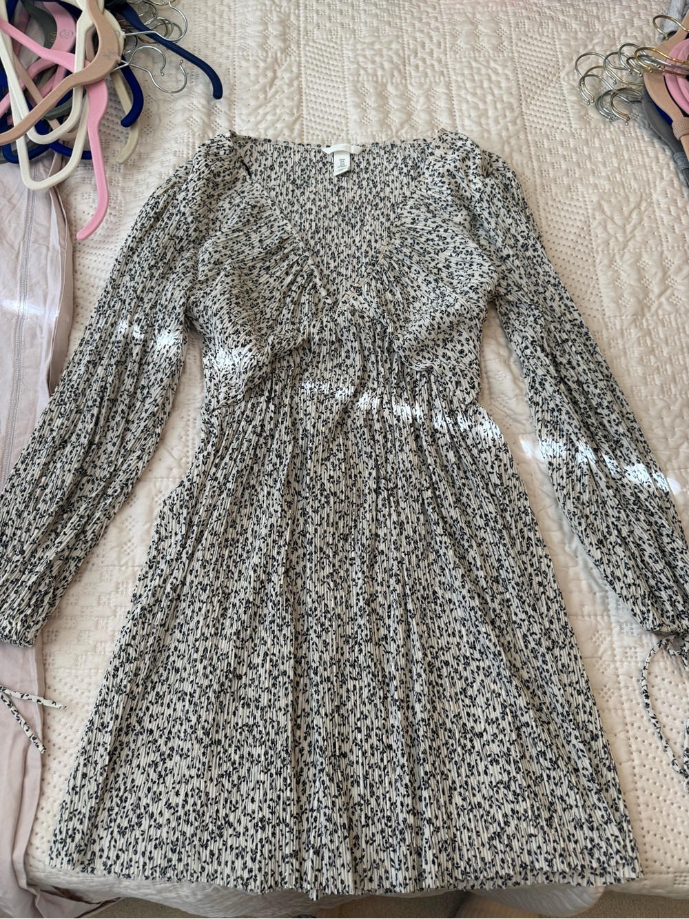 H&M White and Black Floral Pleated Mini Dress